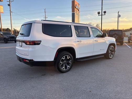 2023 Jeep Wagoneer L Series III 4x4