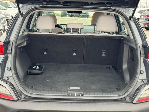 2023 Hyundai KONA SE