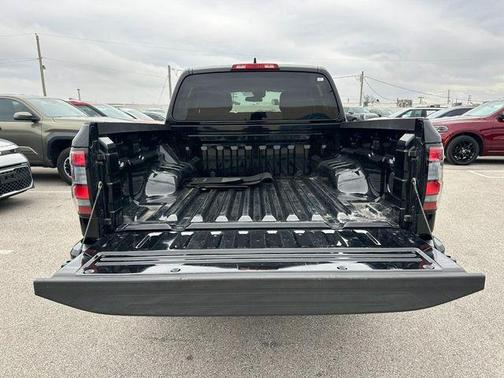 2023 Nissan Frontier S