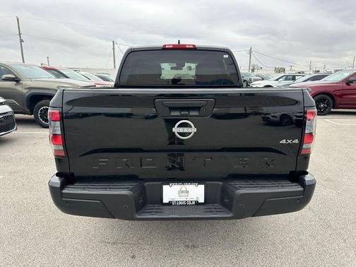2023 Nissan Frontier S