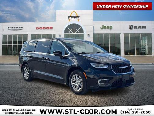 2024 Chrysler Pacifica Touring L