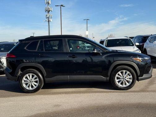 2025 Toyota Corolla Cross LE