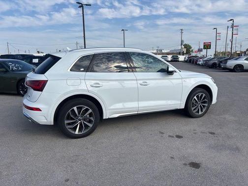 2024 Audi Q5 45 S line Premium Plus