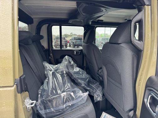 2025 Jeep Gladiator Sport S