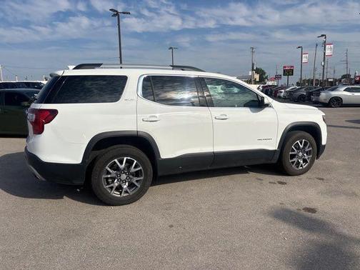 2023 GMC Acadia AWD SLT