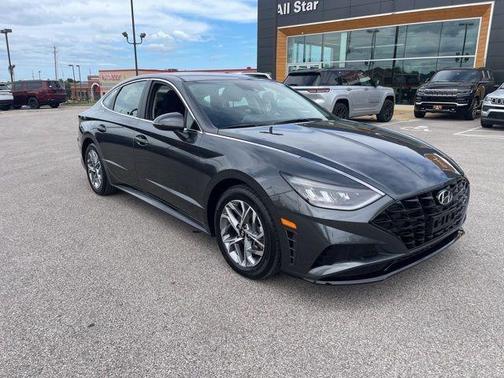 2022 Hyundai SONATA SEL
