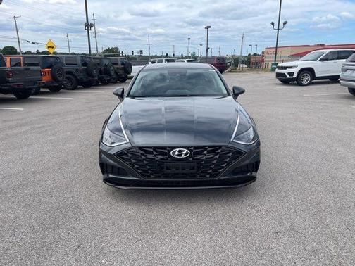 2022 Hyundai SONATA SEL