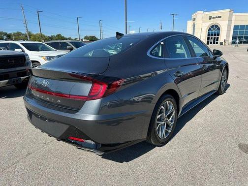 2022 Hyundai SONATA SEL