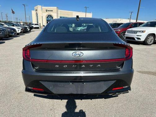 2022 Hyundai SONATA SEL