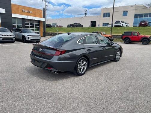 2022 Hyundai SONATA SEL