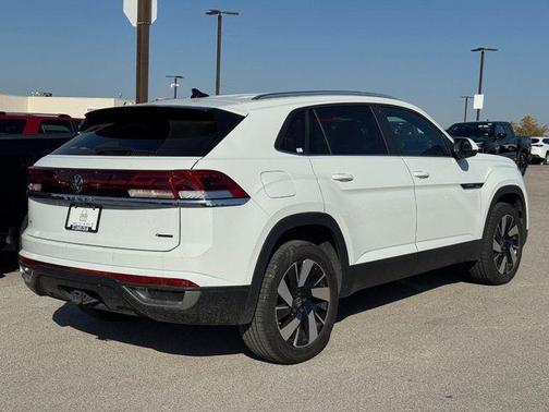 2024 Volkswagen Atlas Cross Sport 2.0T SE w/Technology 4MOTION