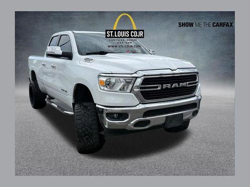 Bright White Clearcoat 2019 RAM 1500 Big Horn