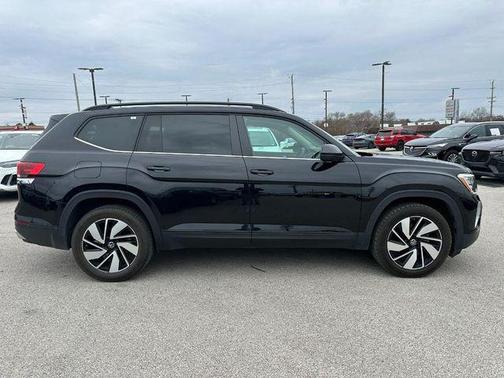 2024 Volkswagen Atlas 2.0T SE w/Technology 4MOTION