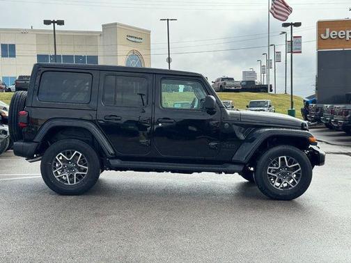 2025 Jeep Wrangler 4-Door Sahara 4x4