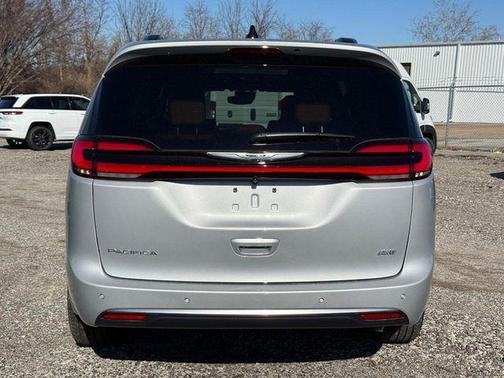 2026 Chrysler Pacifica L