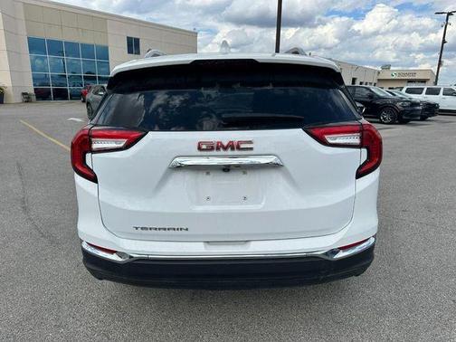 2023 GMC Terrain SLT