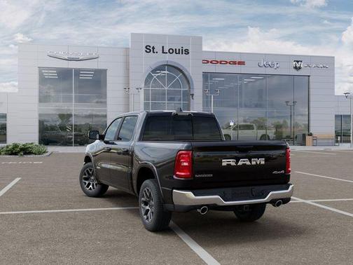 Diamond Black Crystal Pearlcoat 2026 RAM 1500 Laramie