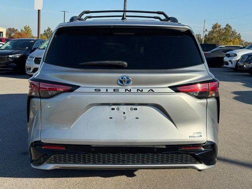 2021 Toyota Sienna XSE 7 Passenger