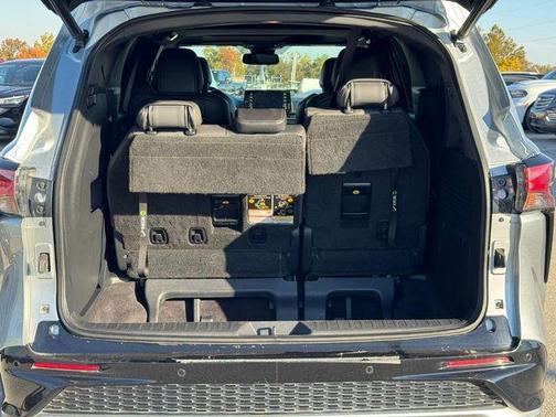 2021 Toyota Sienna XSE 7 Passenger