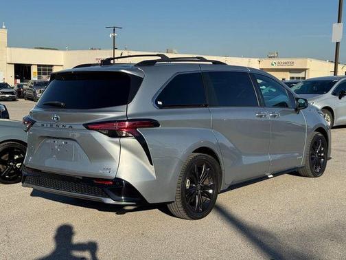 2021 Toyota Sienna XSE 7 Passenger