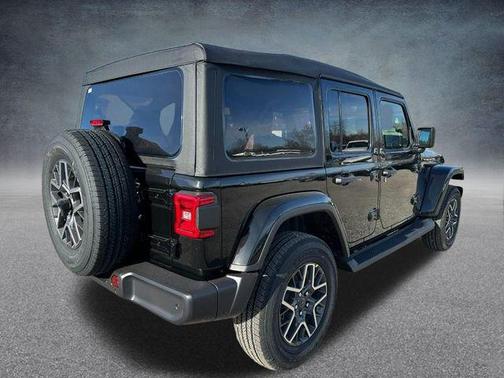 2026 Jeep Wrangler 4-Door Sahara 4x4
