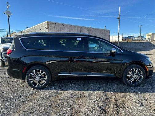 2026 Chrysler Pacifica L