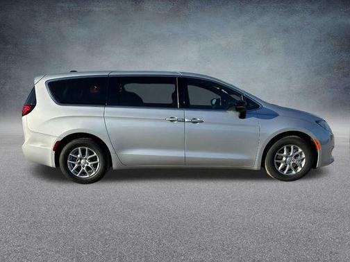 2026 Chrysler Voyager LX