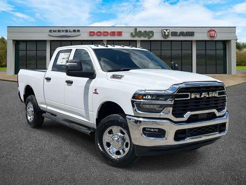 2025 RAM 2500 Tradesman Crew Cab 4x4 6'4' Box