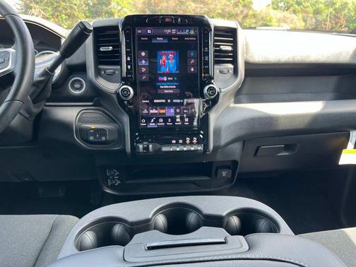 2025 RAM 2500 Tradesman Crew Cab 4x4 6'4' Box