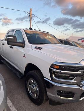 2025 RAM 2500 Tradesman Crew Cab 4x4 6'4' Box