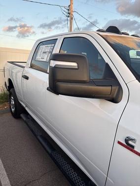 2025 RAM 2500 Tradesman Crew Cab 4x4 6'4' Box