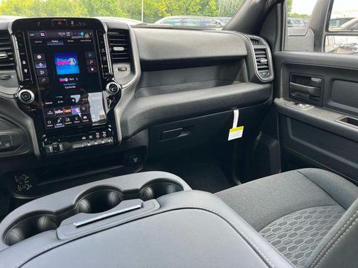 2025 RAM 2500 Tradesman Crew Cab 4x4 6'4' Box