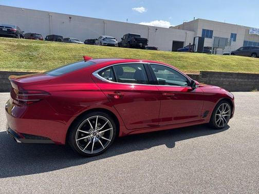 2023 Genesis G70 2.0T RWD