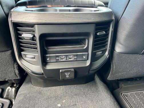 2025 RAM 3500 Limited Crew Cab 4x4 8' Box