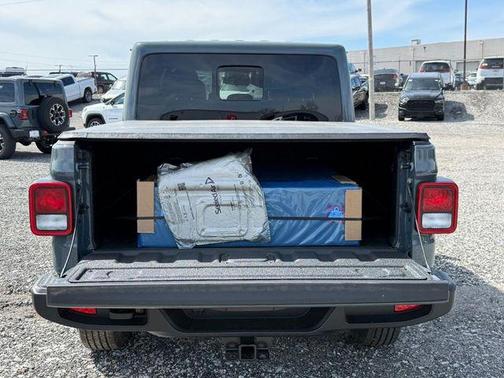 Anvil Clearcoat 2026 Jeep Gladiator Sport S