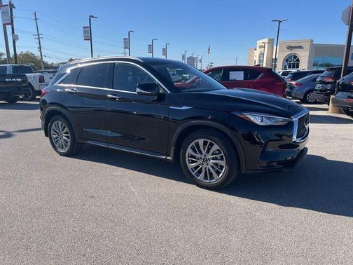 2023 INFINITI QX50 LUXE AWD