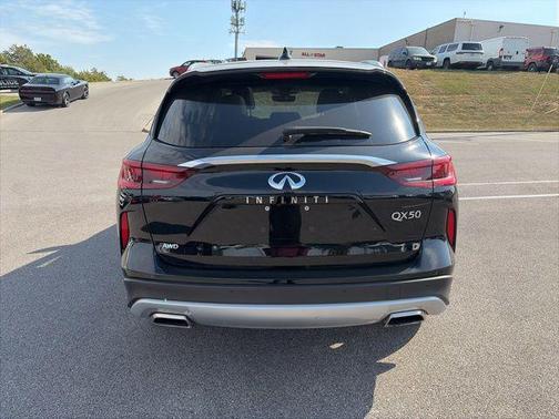 2023 INFINITI QX50 LUXE AWD