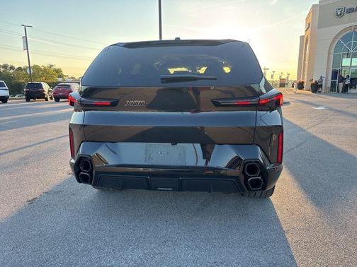 2025 BMW XM Base