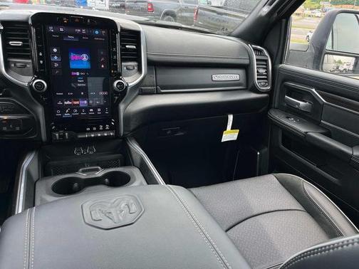 2025 RAM 3500 Laramie Crew Cab 4x4 6'4' Box