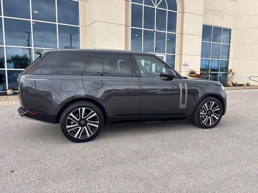 2023 Land Rover Range Rover P530 SE