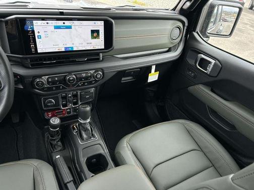 2025 Jeep Gladiator Mojave X