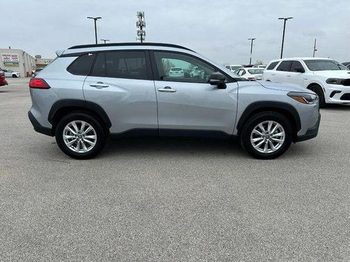 2025 Toyota Corolla Cross LE