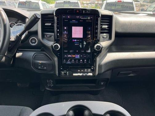 2025 RAM 2500 Tradesman Crew Cab 4x4 6'4' Box