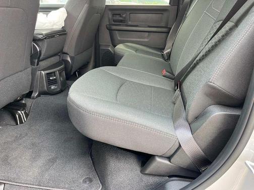 2025 RAM 2500 Tradesman Crew Cab 4x4 6'4' Box