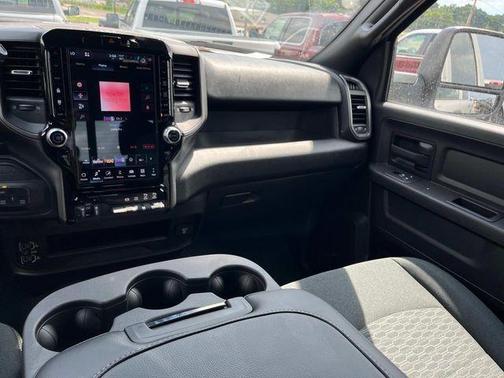 2025 RAM 2500 Tradesman Crew Cab 4x4 6'4' Box