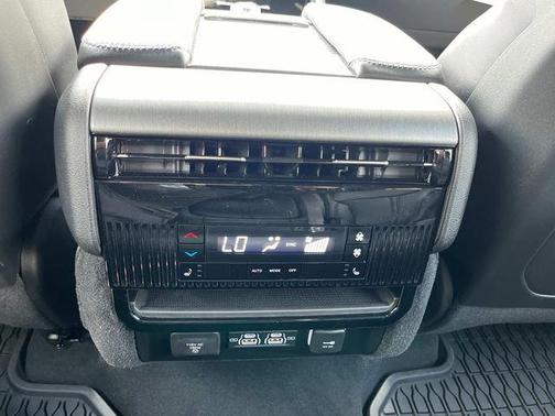 2025 Jeep Wagoneer Series III 4x4