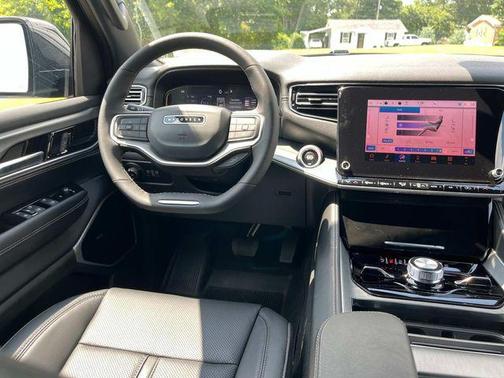 2025 Jeep Wagoneer Series III 4x4