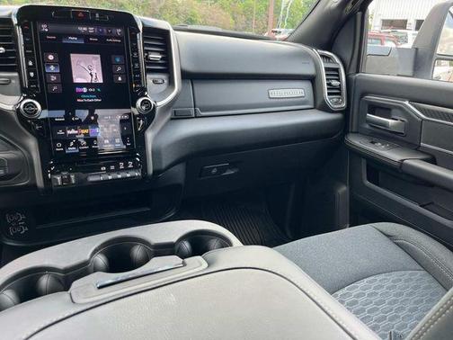 2025 RAM 3500 Big Horn Crew Cab 4x4 6'4' Box