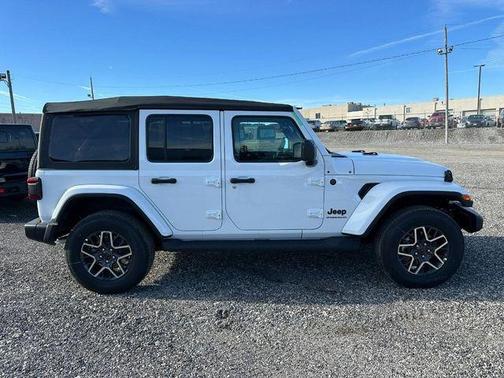 2026 Jeep Wrangler 4-Door Sahara 4x4