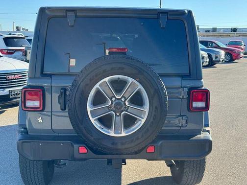 2022 Jeep Wrangler Unlimited Sahara